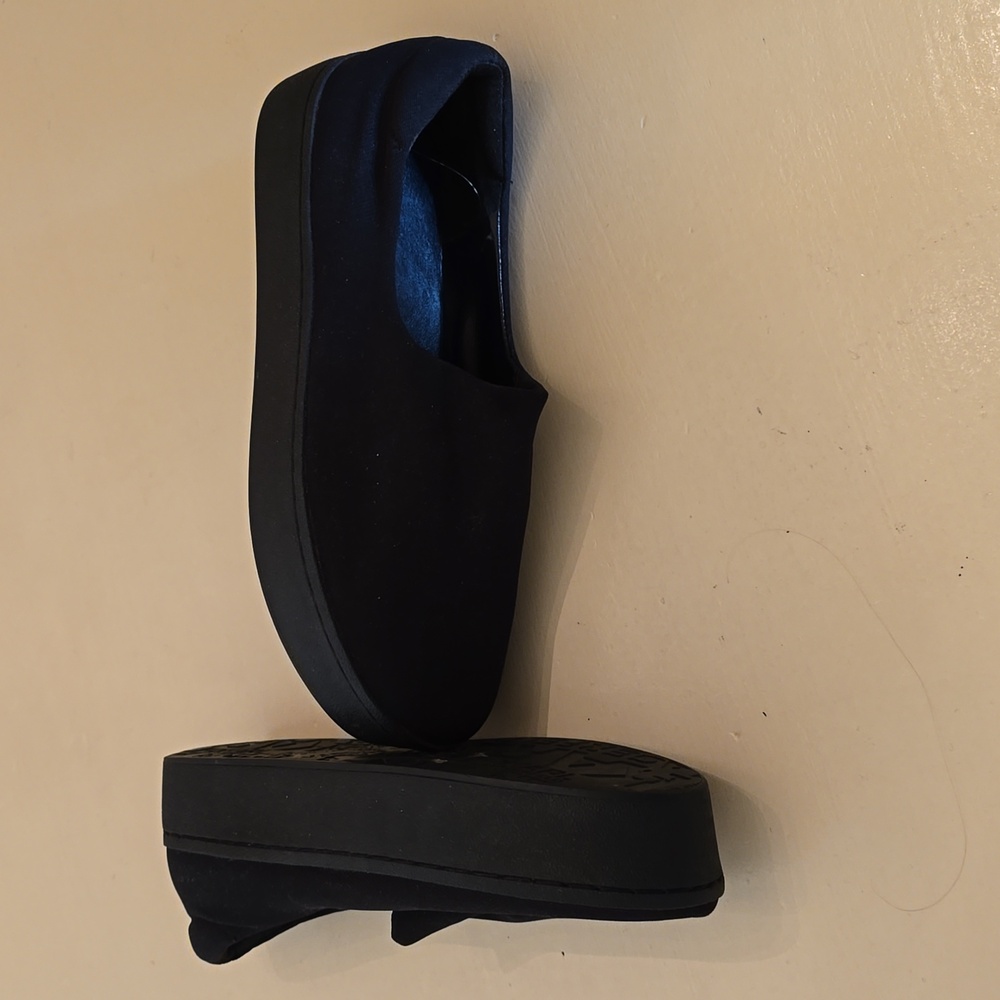 Karl Lagerfeld black slip on shoes sz 7.5